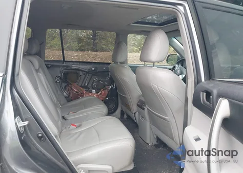 2011 Toyota Highlander Se V6 z USA, uszkodzony, nr VIN 5TDBK3EHXBS070723